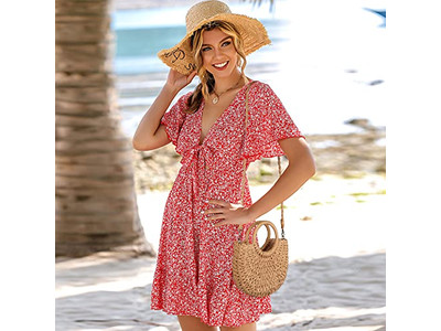 حقيبة قش متخصصة وحقائب نخلة وورق ولؤلؤ وهاتف وشكل دائري عادي وصدفة صغيرة