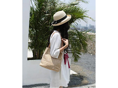 حقيبة قش طبيعية بلاستيكية بقرع قوس قزح دائرية محفظة صغيرة من الأعشاب البحرية قطعة واحدة